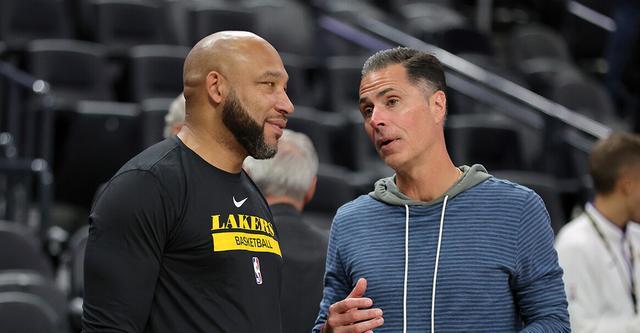 幸福甜蜜，高准翼爱人社媒分享婚纱照拍摄花絮（高准翼爱人社交平台晒婚纱照花絮，甜蜜满满）