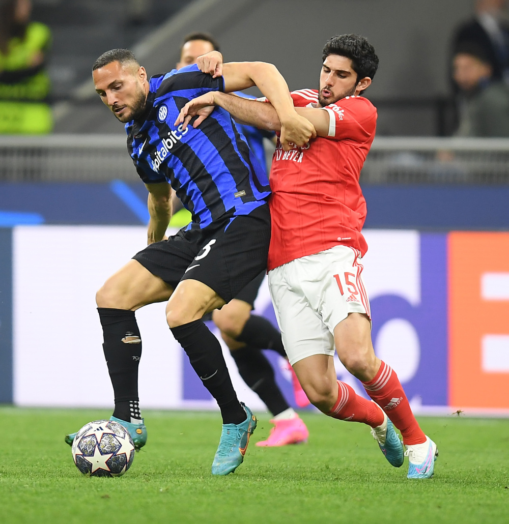 尤文图斯与利物浦有意邀请格纳布里明年夏天加盟（格纳布里获尤文、利物浦青睐 或于明夏加盟）