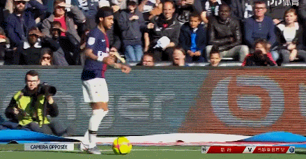 查尔顿官方：在昨日英冠比赛中一名球迷突发疾病不幸离世