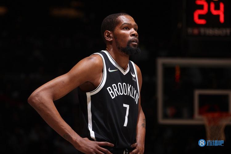 记者：当初是佩普要国足跟越南打对攻，还开小会不让陈洋参加（记者称佩普主导国足与越南打对攻，并私下开会未邀陈洋）