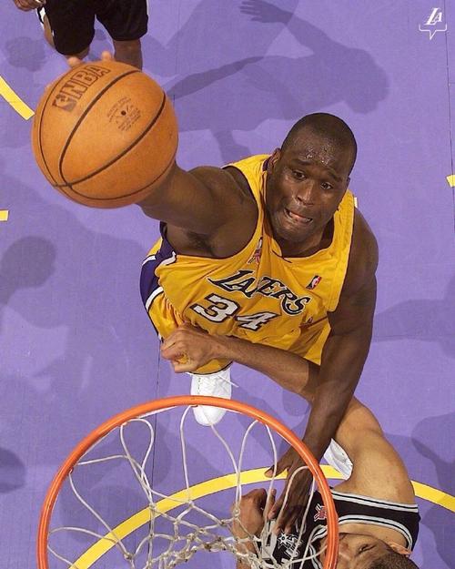 阿森纳vs拜仁：萨卡、埃泽首发，凯恩、奥利塞、卡尔出战（阿森纳对阵拜仁：萨卡、埃泽先发，凯恩、奥利塞、卡尔登场）