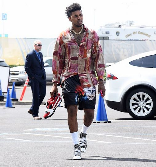 斯基拉：那不勒斯计划通过冬窗买中场，目前看上梅努等5人（斯基拉：那不勒斯冬窗补强中场，锁定梅努在内的5名目标）