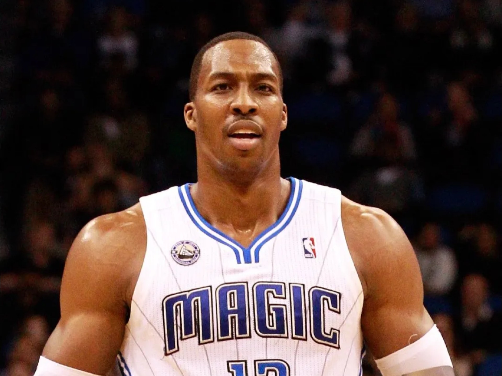 AC米兰在意大利杯1／8决赛中0-1不敌拉齐奥，终结13连胜，遭遇赛季首败。（意大利杯1／8决赛，AC米兰0-1不敌拉齐奥，13连胜止步遭遇赛季首败）