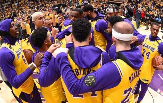 官方：传奇主帅希斯菲尔德等三人入选德国足球名人堂（德足名人堂再添新成员：希斯菲尔德等三人获官方入选）