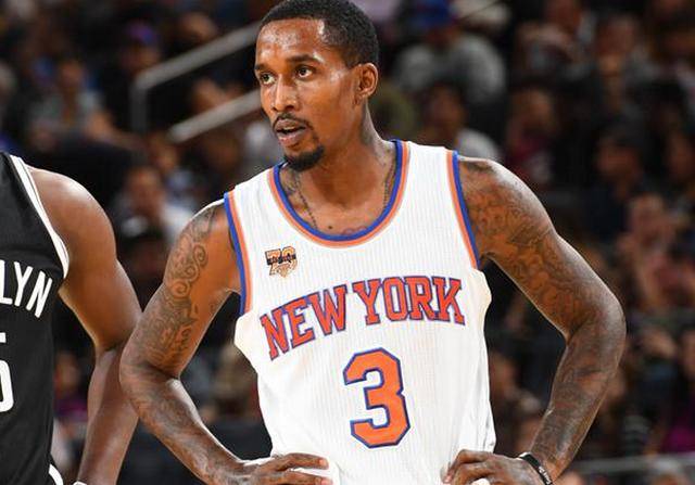 爱尔兰教练：C罗说我发布会给裁判施压，他被罚下可与我无关（爱尔兰主帅回应：C罗称我借发布会施压裁判，但他的红牌与我无关）