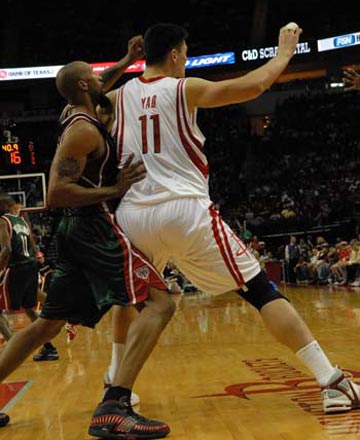 明日湖人战猛龙伤病：东契奇、巴雷特等5将缺席（湖人明日对阵猛龙伤情更新：东契奇、巴雷特等五人缺阵）